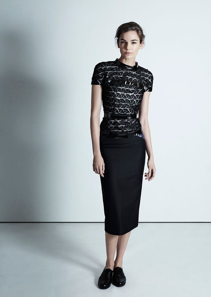 08 Grete top Black Triangle Lace - Flora Skirt Black